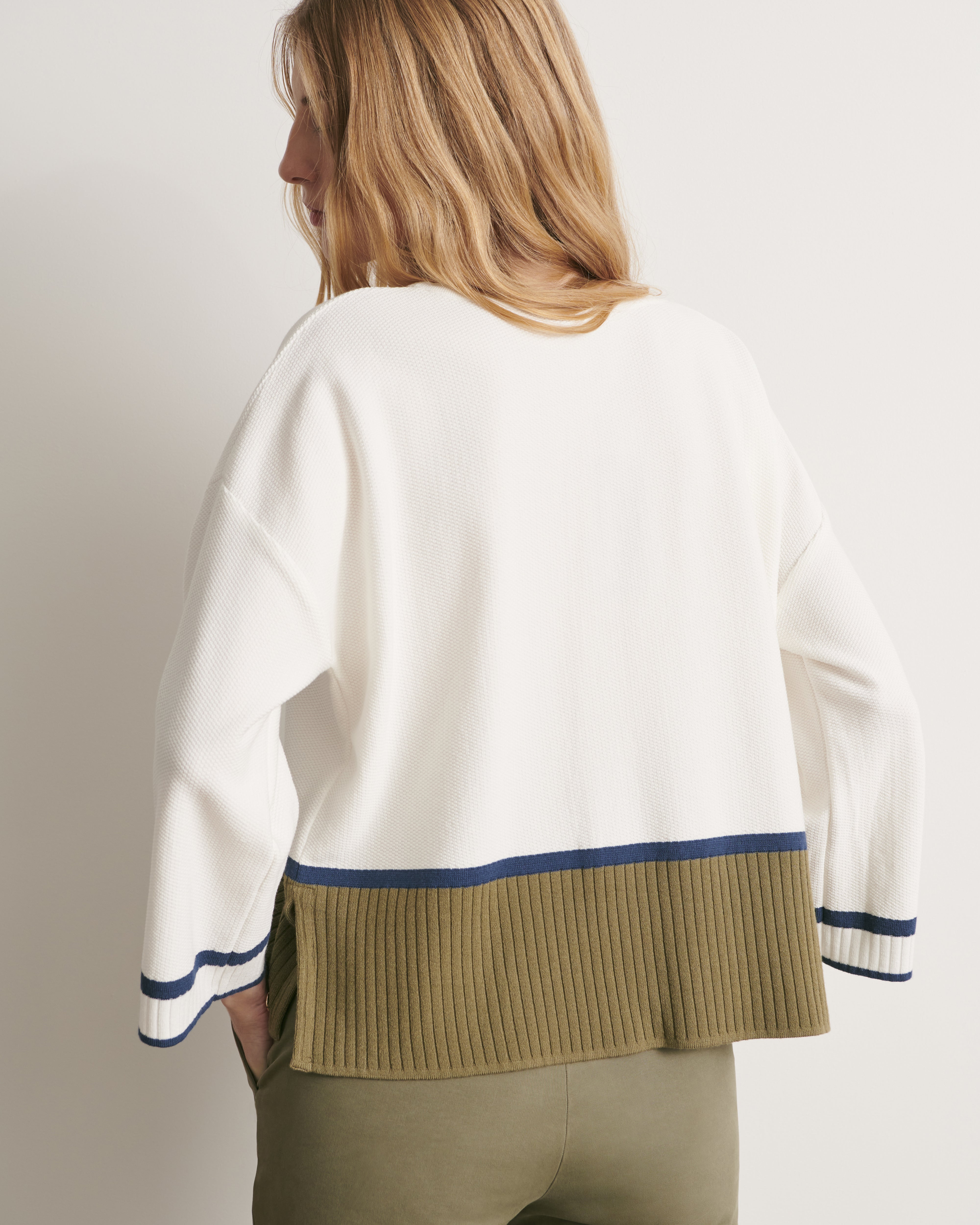 pull boite maille colorblock blanc et kaki