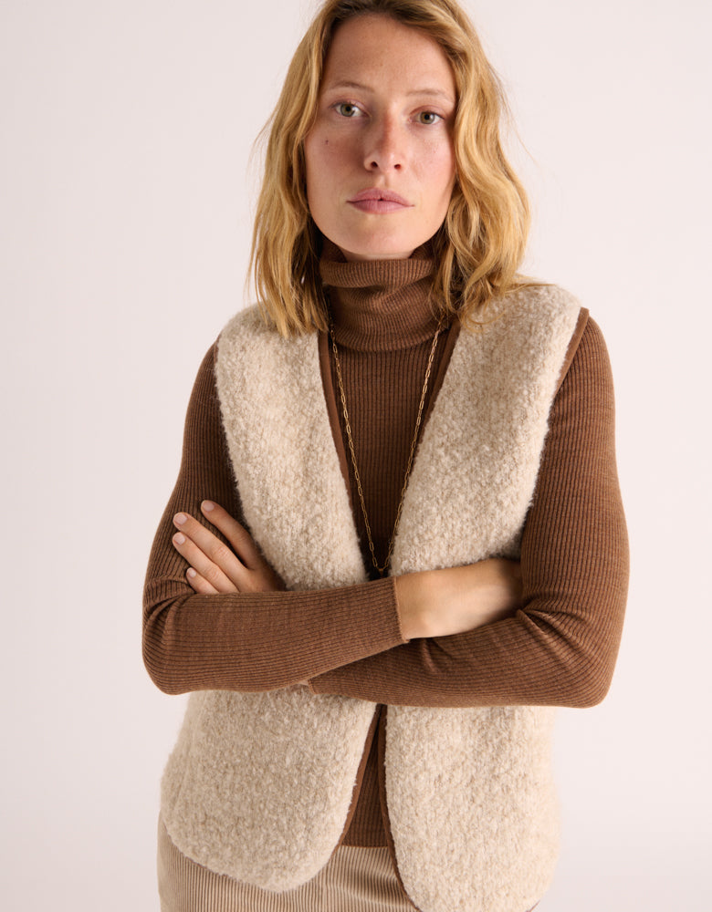 Gilet sans manches en bouclette mohair GEORGIE/88186/781