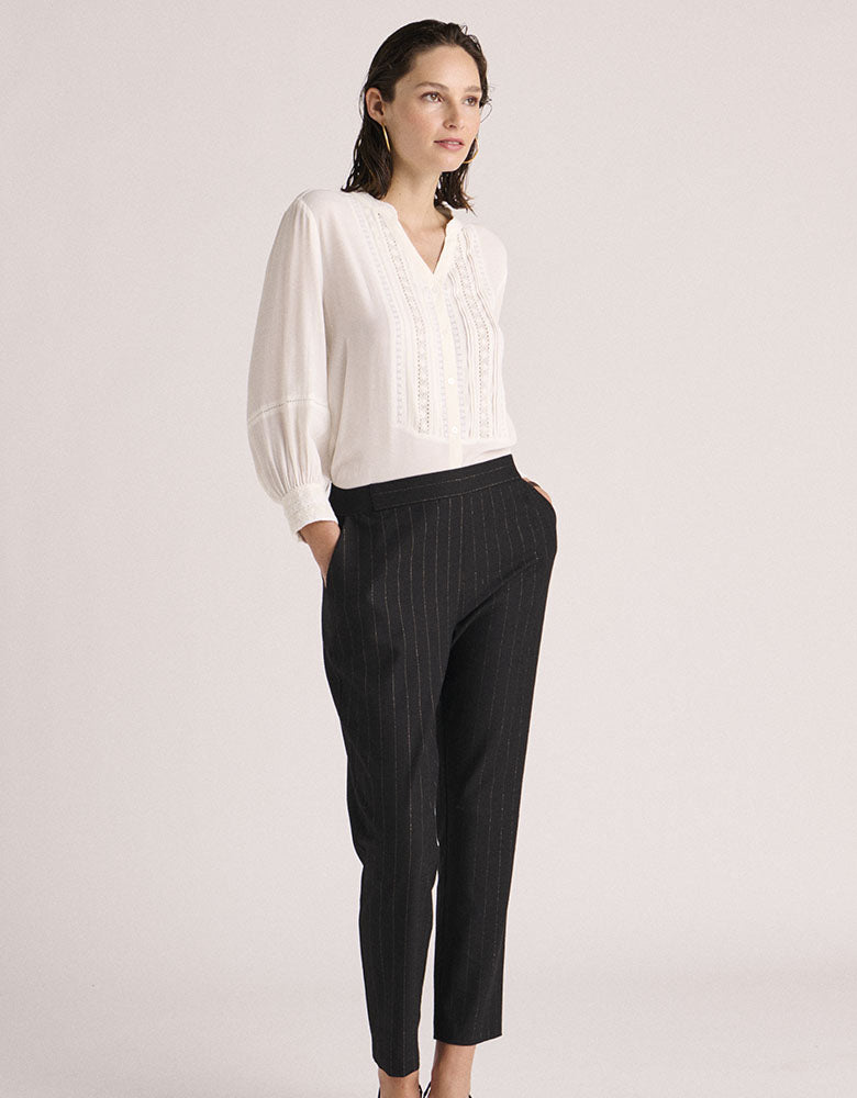 pantalon 7/8 noir avec détail rayures lurex dorées